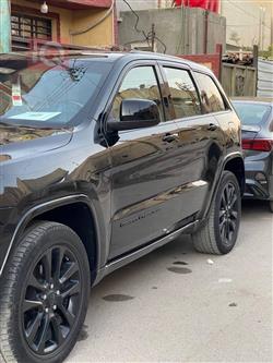 جیپ گراند شیرۆکی